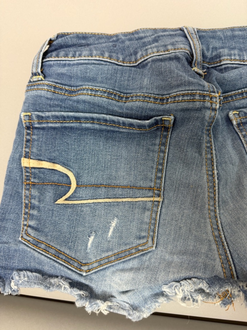 American Eagle Women’s Distressed Denim Low Rise Frayed Cut Off Shorts - Picture 10 of 10